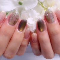 成増徒歩3分のフェイシャルエステ・ネイルサロン ビューティスタジオCenbless（センブレス）大人のお洒落配色！シックなグリーン系マグネット×小花アートネイル