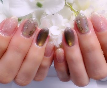 成増徒歩3分のフェイシャルエステ・ネイルサロン ビューティスタジオCenbless（センブレス）大人のお洒落配色！シックなグリーン系マグネット×小花アートネイル