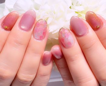 Cenbless　成増フェイシャル＆ネイルサロン　大人気の桜ホログラムネイル