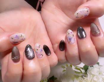 成増徒歩3分のフェイシャルエステ・ネイルサロン ビューティスタジオCenbless（センブレス）　久しぶりのアート満載♪ブラックフラワーネイル
