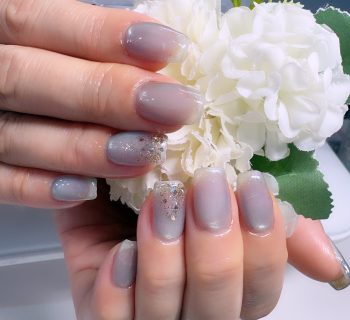 Cenbless　成増フェイシャル＆ネイルサロン　早くも人気の定額マグネットネイルデザイン！清涼感ある煌めき♪