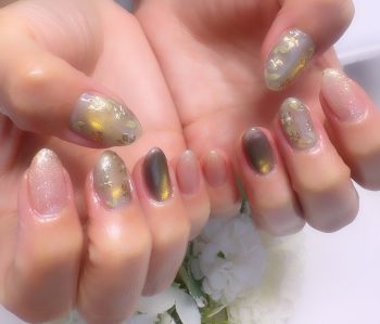 成増徒歩3分のフェイシャルエステ・ネイルサロン ビューティスタジオCenbless（センブレス）大人のお洒落配色！シックなグリーン系マグネット×小花アートネイル