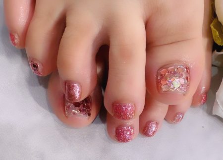 Cenbless　成増フェイシャル＆ネイルサロン　キラキラピンクのフットネイル☆