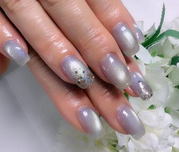 Cenbless　成増フェイシャル＆ネイルサロン　早くも人気の定額マグネットネイルデザイン！清涼感ある煌めき♪