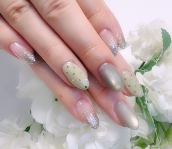 成増徒歩3分のフェイシャルエステ・ネイルサロン ビューティスタジオCenbless（センブレス）推しカラーで楽しむ♪グリーン上品ネイル