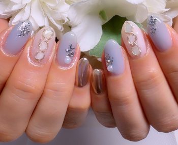 Cenbless　成増フェイシャル＆ネイルサロン　お誕生月を華やかに♪上品シェル×ミラーアートネイル