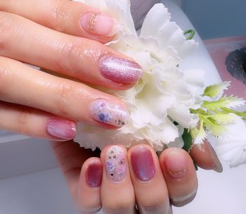 Cenbless　成増フェイシャル＆ネイルサロン　清楚にきらめく♪フラワーマグネットネイル