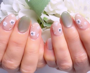 Cenbless　成増フェイシャル＆ネイルサロン　ご旅行前に♪ベージュ×グリーンの上品ネイル