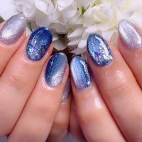 Cenbless　成増フェイシャル＆ネイルサロン　鮮やかブルーマグネットで気分一新♪縦グラデーションネイル