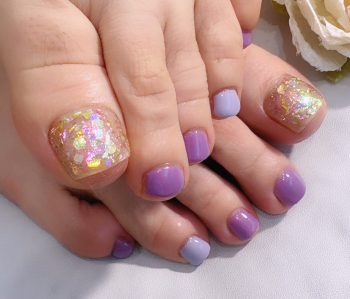 Cenbless　成増フェイシャル＆ネイルサロン　ラベンダー系×キラキラホログラム！今年初のフットネイル