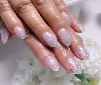 Cenbless　成増フェイシャル＆ネイルサロン　気分まで晴れやかに♪涼しげキラキラネイル