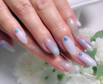 Cenbless　成増フェイシャル＆ネイルサロン　紫陽花カラーのパールがアクセント♪透明感あふれる梅雨ネイル