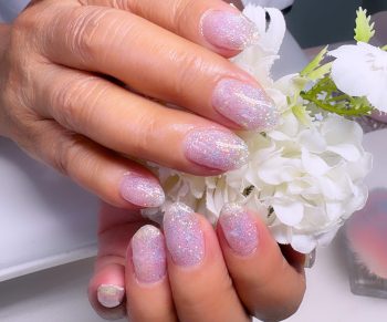 Cenbless　成増フェイシャル＆ネイルサロン　気分まで晴れやかに♪涼しげキラキラネイル