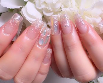 Cenbless　成増フェイシャル＆ネイルサロン　輝きに夢中♪フラッシュネイルの贅沢グラデーション