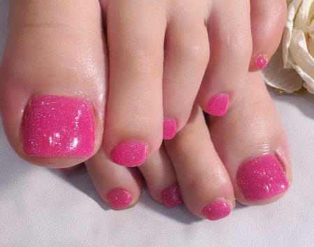 Cenbless　成増フェイシャル＆ネイルサロン　フラッシュネイルが熱い！ビビッドピンクの夏フットネイル