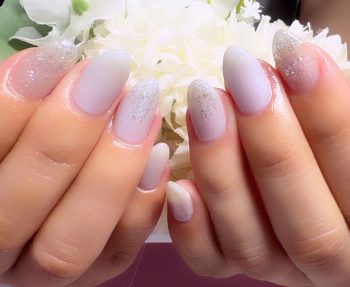 Cenbless 成増フェイシャル&ネイルサロン 透明感あふれる大人の涼感ネイル