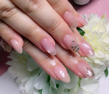 Cenbless　成増フェイシャル＆ネイルサロン　ちゅるんと透明感♪大人可愛いピンクシアーネイル