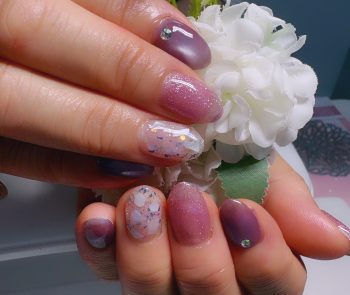 Cenbless　成増フェイシャル＆ネイルサロン　夏の煌めき満載♪マグネット＆フラッシュネイルアレンジ