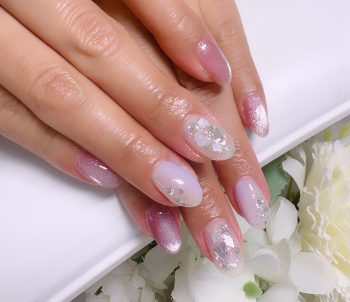 Cenbless　成増フェイシャル＆ネイルサロン　淡いラベンダー×シェルの輝き♪上品な梅雨ニュアンスネイル