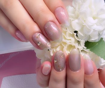 Cenbless　成増フェイシャル＆ネイルサロン　うるっと偏光オーロラ♪美爪を引き立てる上品晩夏ネイル