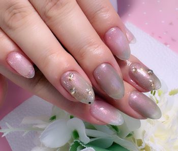 Cenbless　成増フェイシャル＆ネイルサロン　うるっと偏光オーロラ♪美爪を引き立てる上品晩夏ネイル
