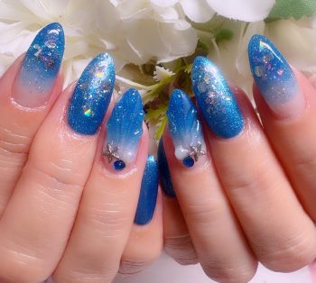 成増徒歩3分のフェイシャルエステ・ネイルサロン ビューティスタジオCenbless（センブレス）　毎年のお楽しみ♪夏だけのブルーネイルで涼やかな指先に