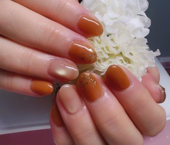 Cenbless　成増フェイシャル＆ネイルサロン　夏休みだからこそ楽しめる♪大人の上品キャメルネイル