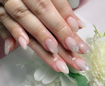 成増徒歩3分のフェイシャルエステ・ネイルサロン ビューティスタジオCenbless（センブレス）　やっぱり惹かれる"ちゅるん"質感♪上品シアーネイル