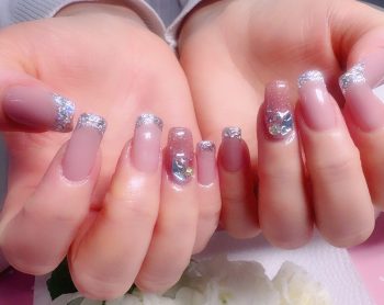 成増徒歩3分のフェイシャルエステ・ネイルサロン ビューティスタジオCenbless（センブレス）　お誕生日おめでとうございます♪煌めきたっぷりバースデーネイル