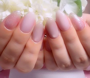 成増徒歩3分のフェイシャルエステ・ネイルサロン ビューティスタジオCenbless（センブレス）　涼しげな透明感が人気♪乳白色シアーネイル