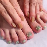 Cenbless　成増フェイシャル＆ネイルサロン　ハンド＆フット同時施術♪秋色×煌めきで季節の変わり目ネイル