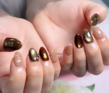 Cenbless　成増フェイシャル＆ネイルサロン　お気に入りカラーを秋仕様に♪カーキブラウン×ダークブラウンの大人マグネットネイル