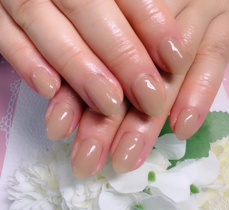 Cenbless　成増フェイシャル＆ネイルサロン　夏休みを終えてネイルもクールダウン♪上品ベージュのシアーネイル