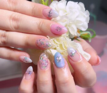 Cenbless　成増フェイシャル＆ネイルサロン　久しぶりのカラフルネイル♪オーロラ煌めく秋のキラキラデザイン