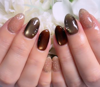 Cenbless　成増フェイシャル＆ネイルサロン　お気に入りカラーを秋仕様に♪カーキブラウン×ダークブラウンの大人マグネットネイル