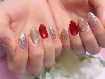 Cenbless　成増フェイシャル＆ネイルサロン　色マグネットで秋色に♪レトロな赤×グリーンのキラキラネイル