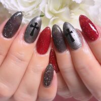 Cenbless　成増フェイシャル＆ネイルサロン　赤×黒でクールに♪ハロウィンを過ぎても楽しめる大人ネイル